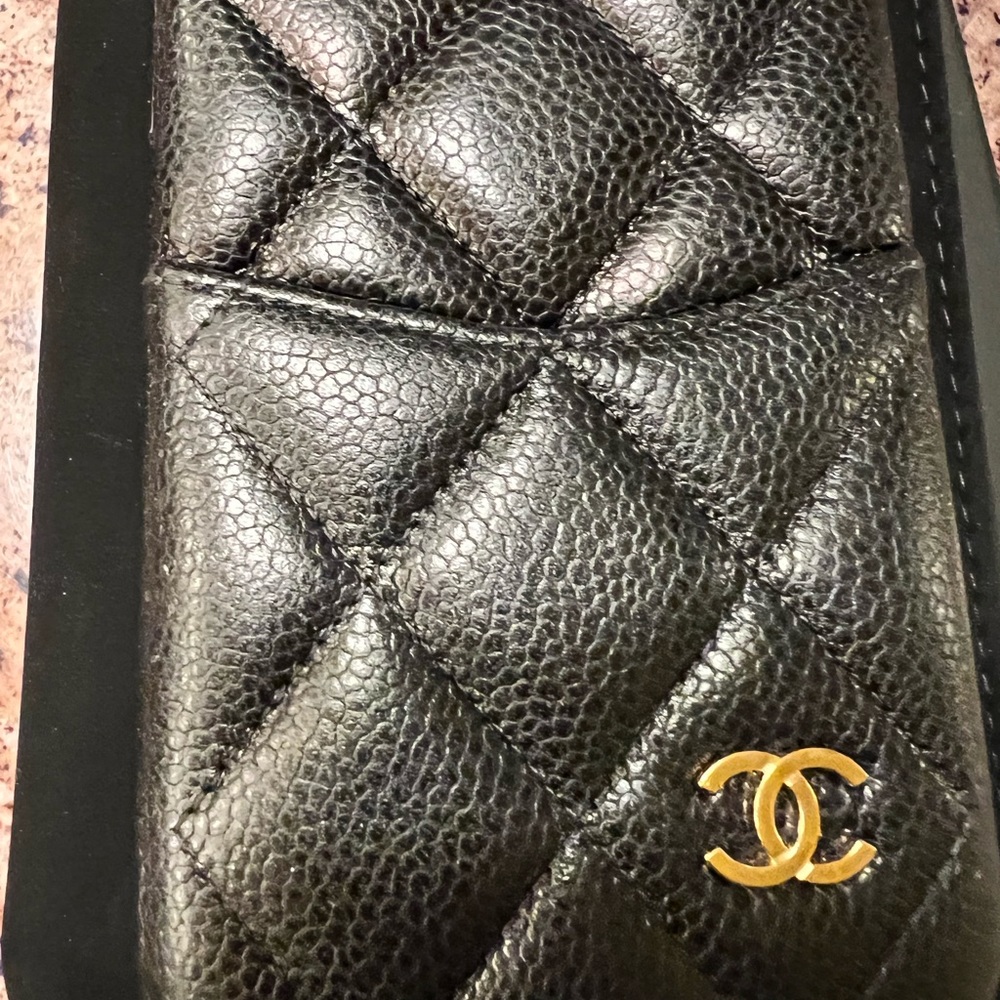 CHANEL Black Quilted Leather Phone Case - Picture 11 of 12
